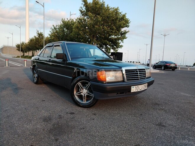 Mercedes 190-2