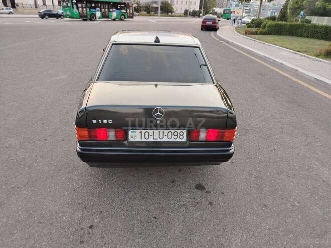Mercedes 190-13