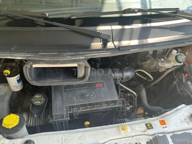 Ford Transit-4