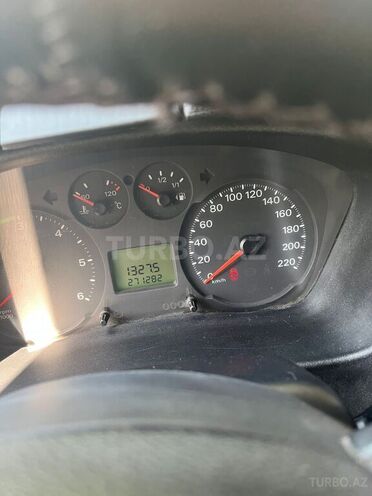 Ford Transit-10