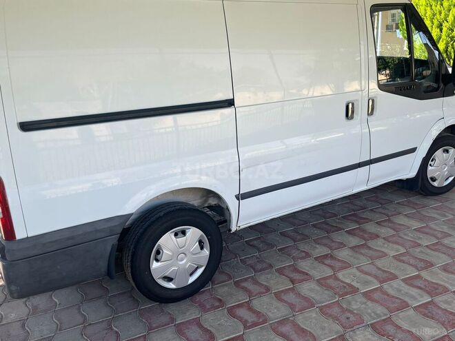Ford Transit-6