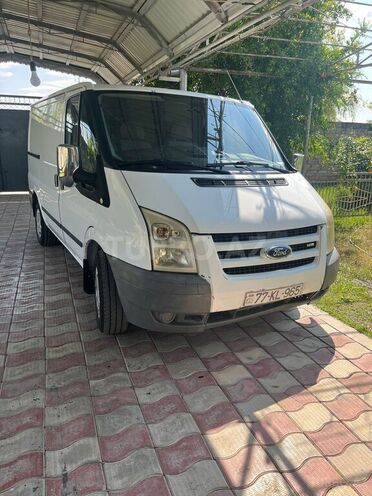 Ford Transit-8