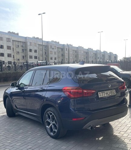 BMW X1-6