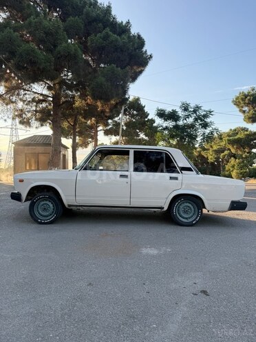 LADA (VAZ) 2107-2