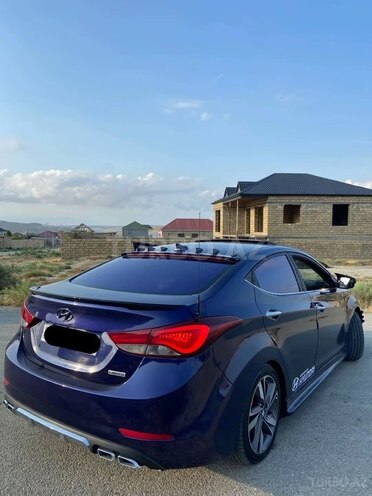 Hyundai Elantra-4