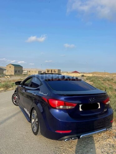Hyundai Elantra-6