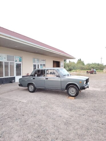 LADA (VAZ) 2107-4