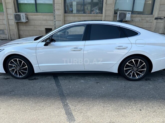 Hyundai Sonata-4
