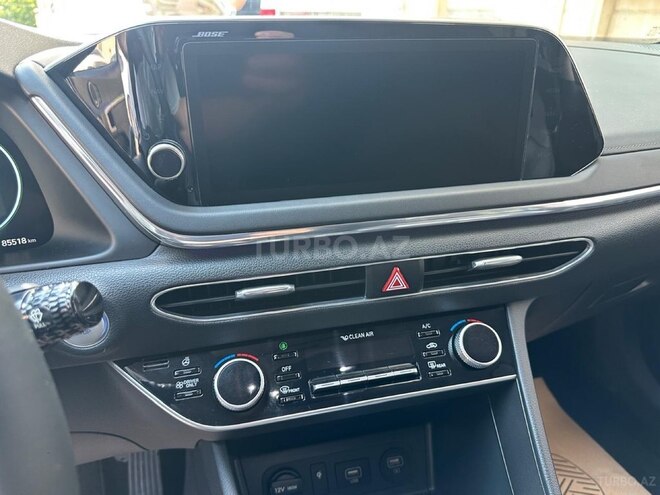 Hyundai Sonata-16