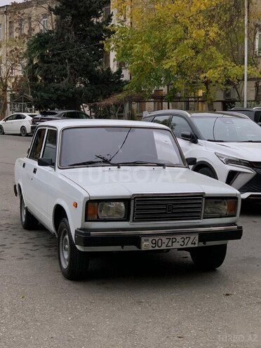 LADA (VAZ) 2107-1