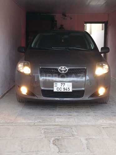 Toyota Auris-1
