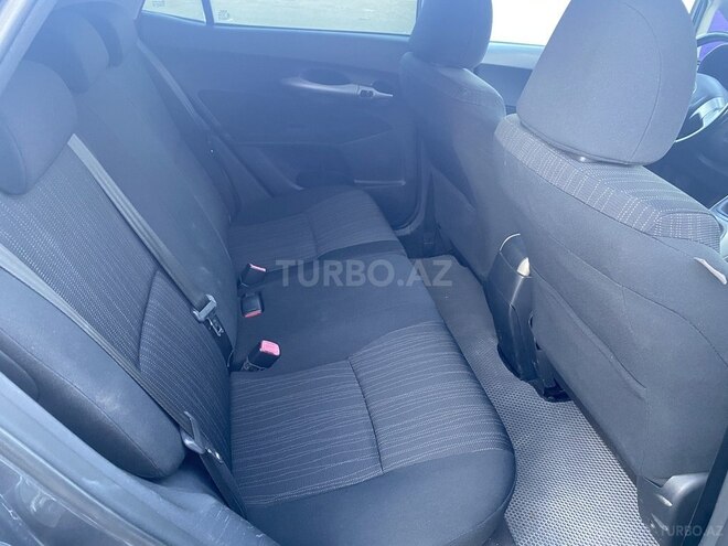 Toyota Auris-7