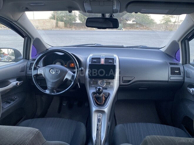 Toyota Auris-3