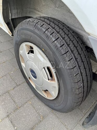Ford Transit-10