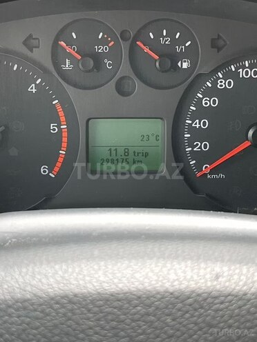 Ford Transit-11