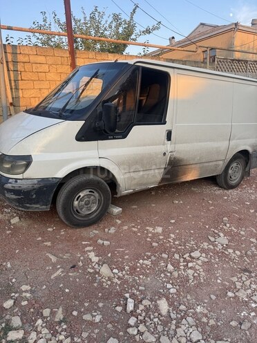 Ford Transit-3