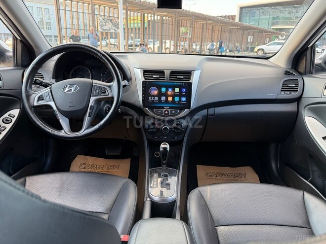 Hyundai Accent-2