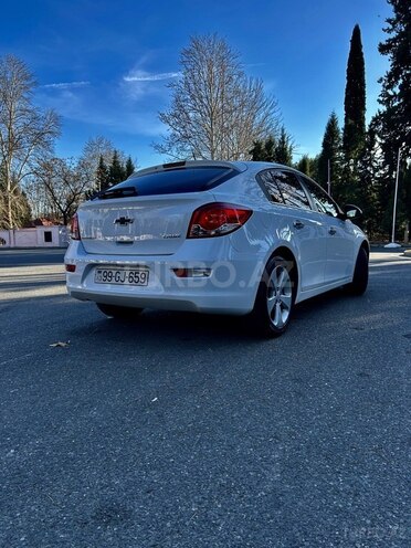 Chevrolet Cruze-12