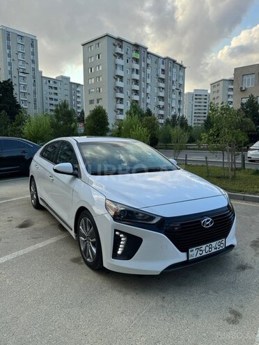 Hyundai IONIQ-13