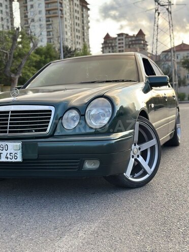 Mercedes E 320-3