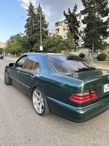 Mercedes E 320-5