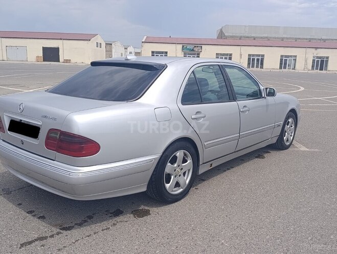 Mercedes E 220-4