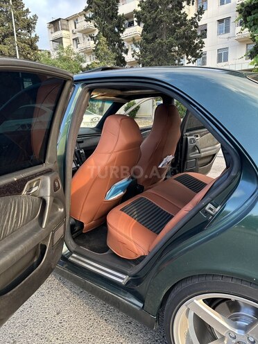 Mercedes E 320-9