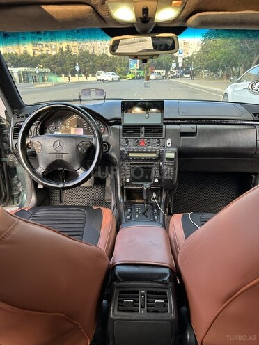 Mercedes E 320-8