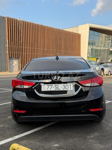 Hyundai Elantra-8