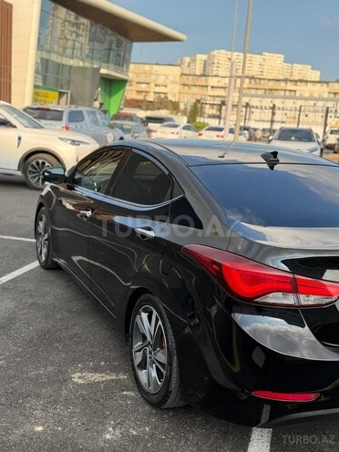 Hyundai Elantra-4