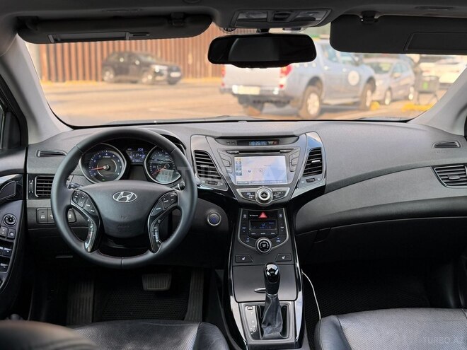 Hyundai Elantra-15