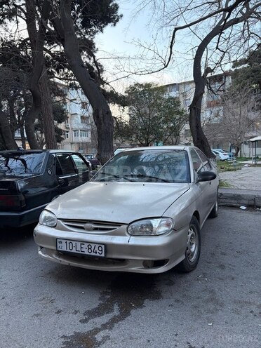 Kia Sephia-2