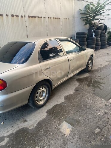Kia Sephia-4