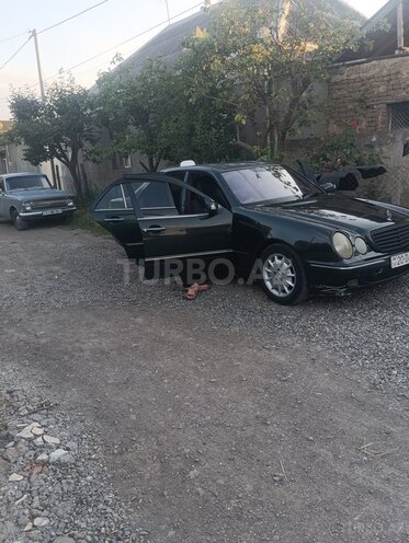 Mercedes E 220-2
