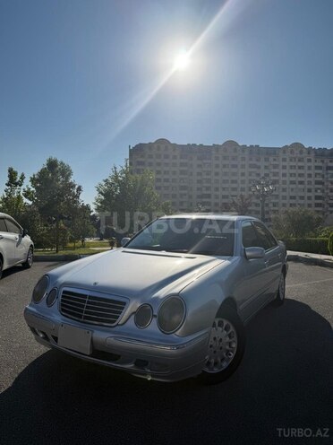 Mercedes E 240-2