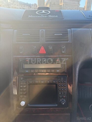 Mercedes E 240-14