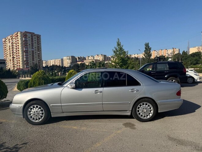 Mercedes E 240-6