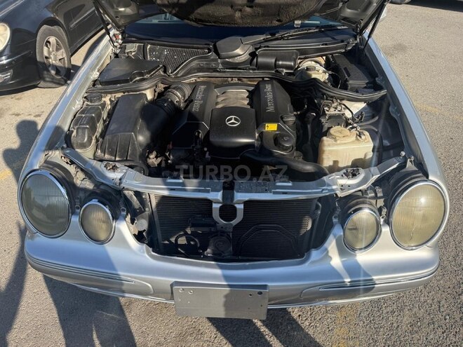 Mercedes E 240-18