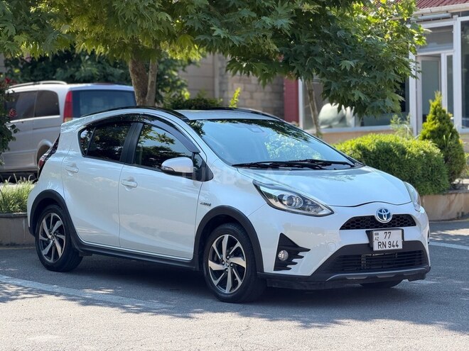 Toyota Aqua-1