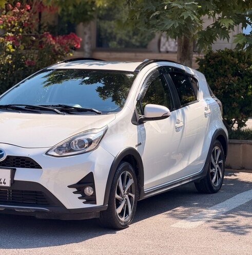 Toyota Aqua-7