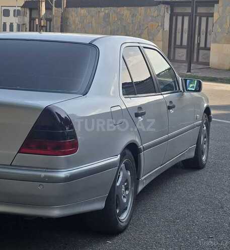 Mercedes C 200-11