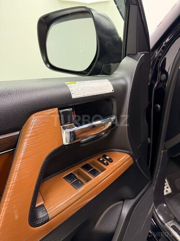 Toyota Land Cruiser-12