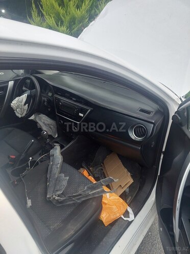 Toyota Auris-5