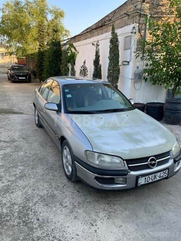Opel Omega-4