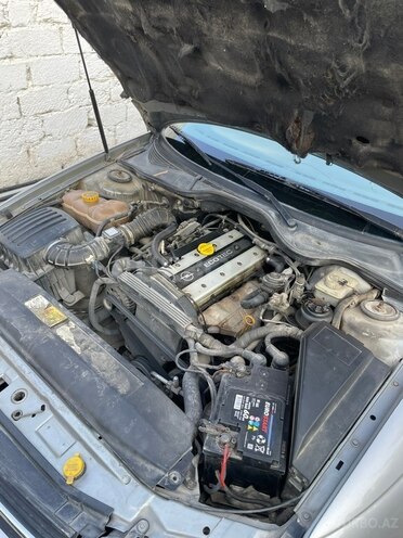 Opel Omega-14