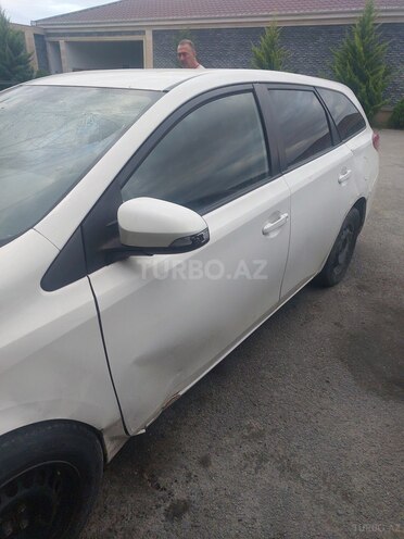Toyota Auris-7