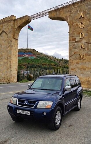 Mitsubishi Pajero-4