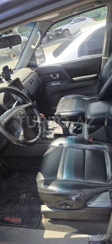 Mitsubishi Pajero-7