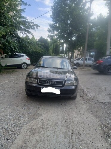 Audi A4-1