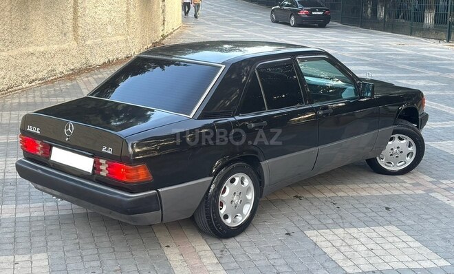 Mercedes 190-4